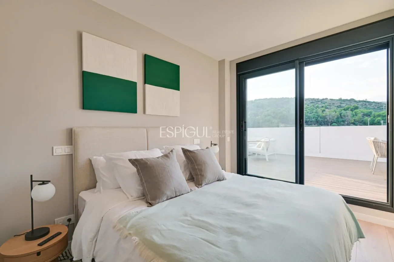 Attique en duplex de construction neuve à Montgat, à 100 m de la mer