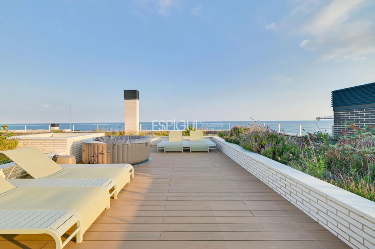 Attique en duplex de construction neuve à Montgat, à 100 m de la mer