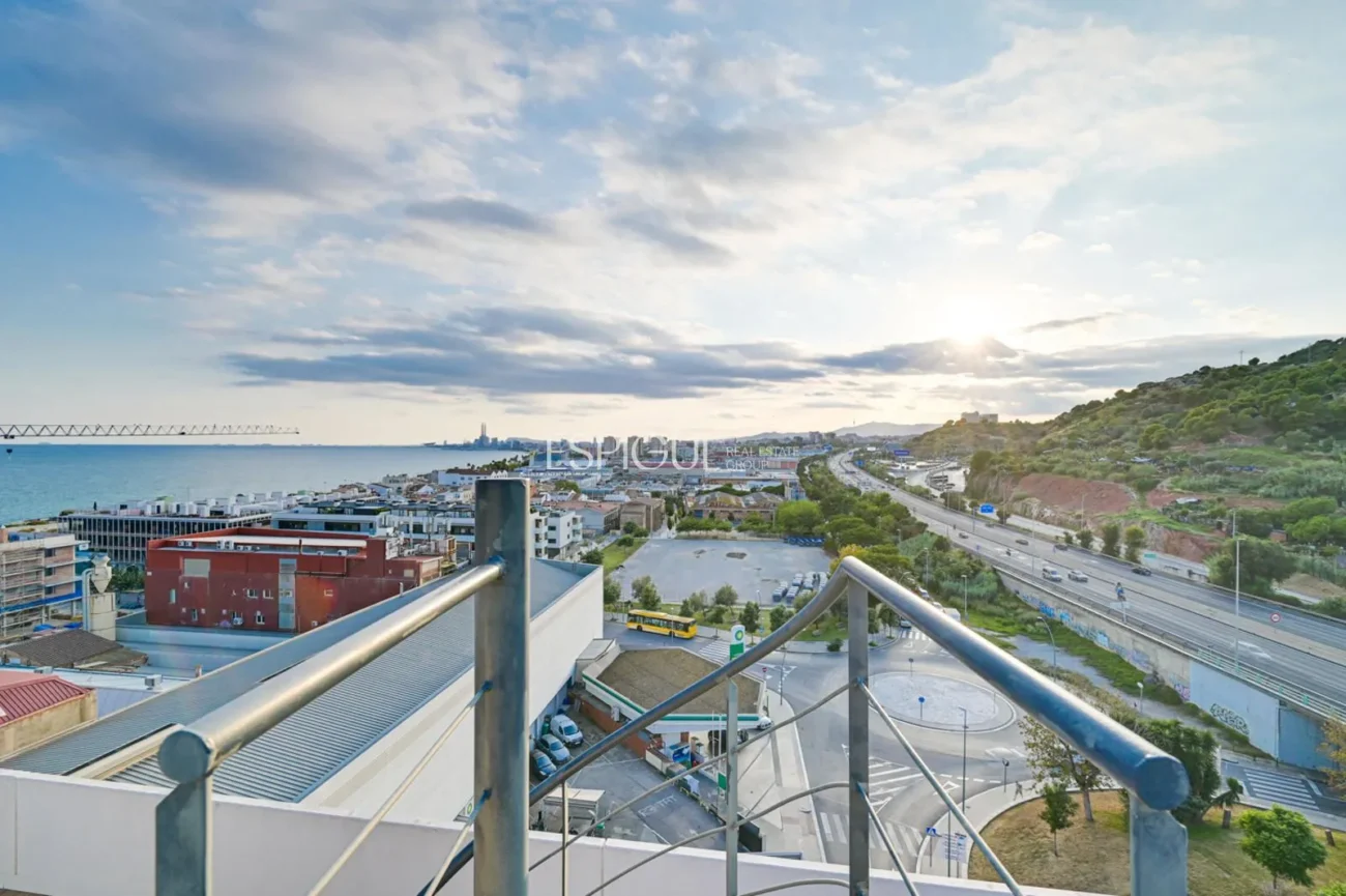 Attique en duplex de construction neuve à Montgat, à 100 m de la mer