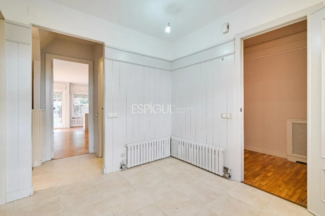 Townhouse for Sale in Eixample