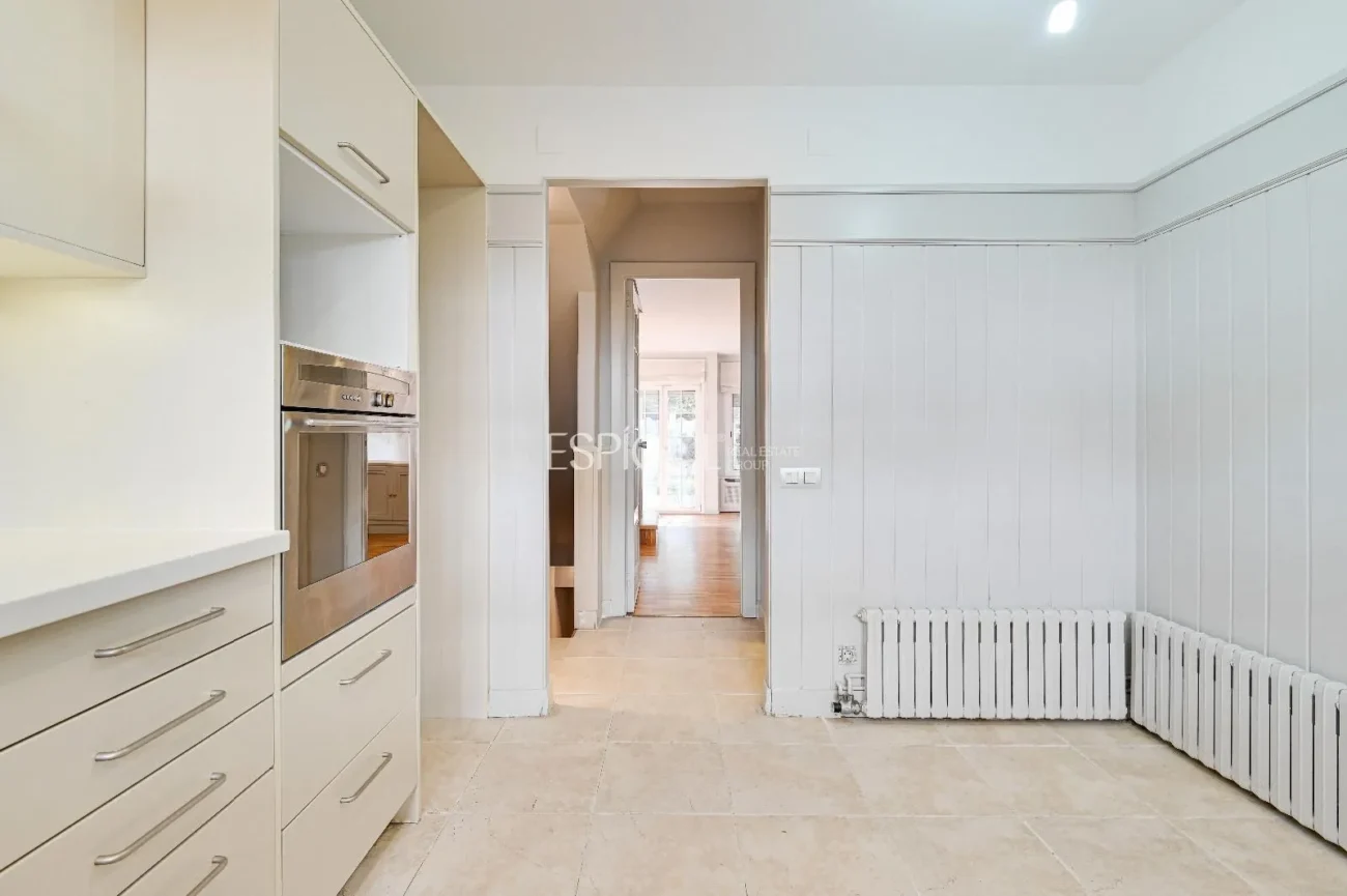 Townhouse for Sale in Eixample