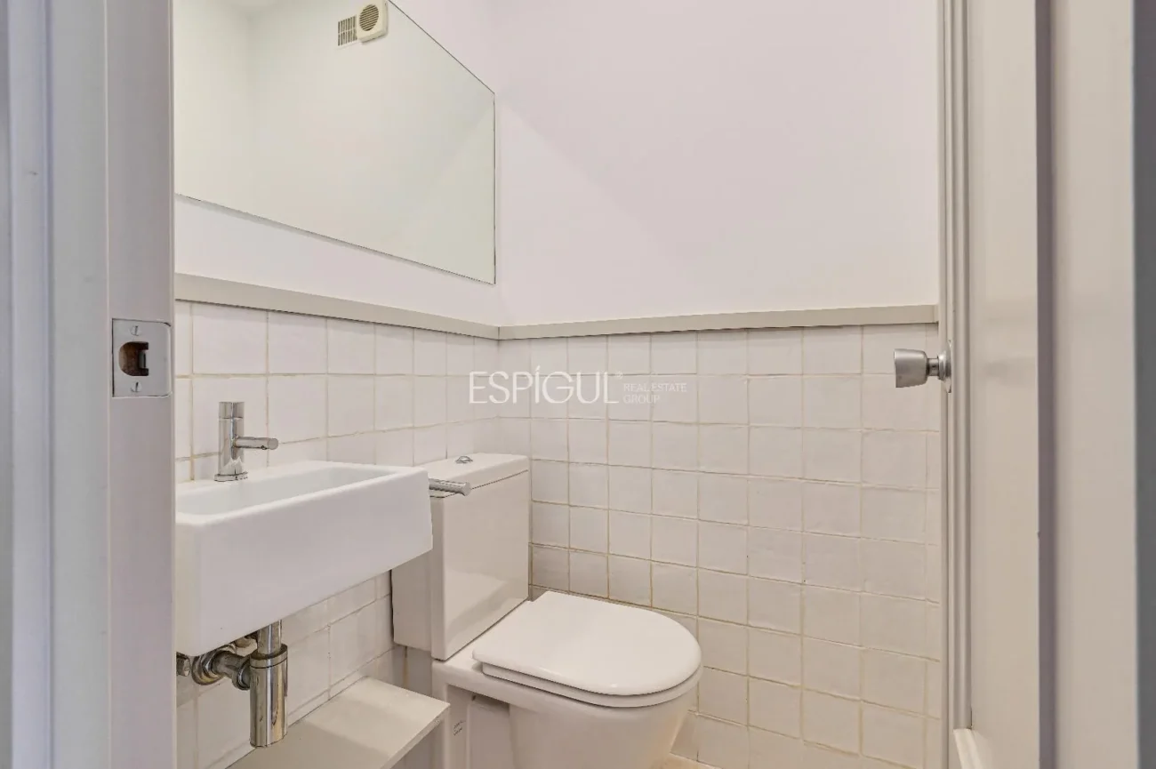 Townhouse for Sale in Eixample