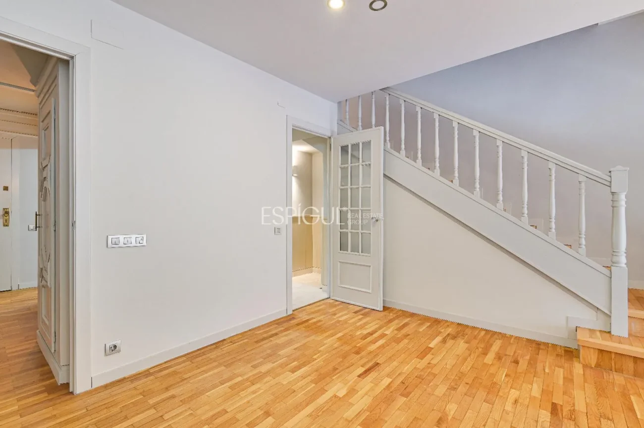 Townhouse for Sale in Eixample