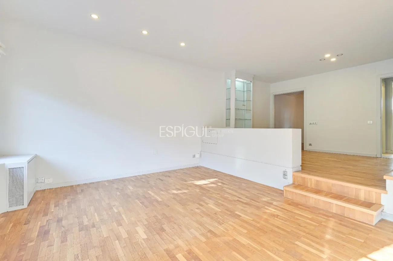 Townhouse for Sale in Eixample
