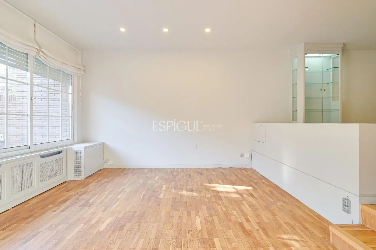 Townhouse for Sale in Eixample
