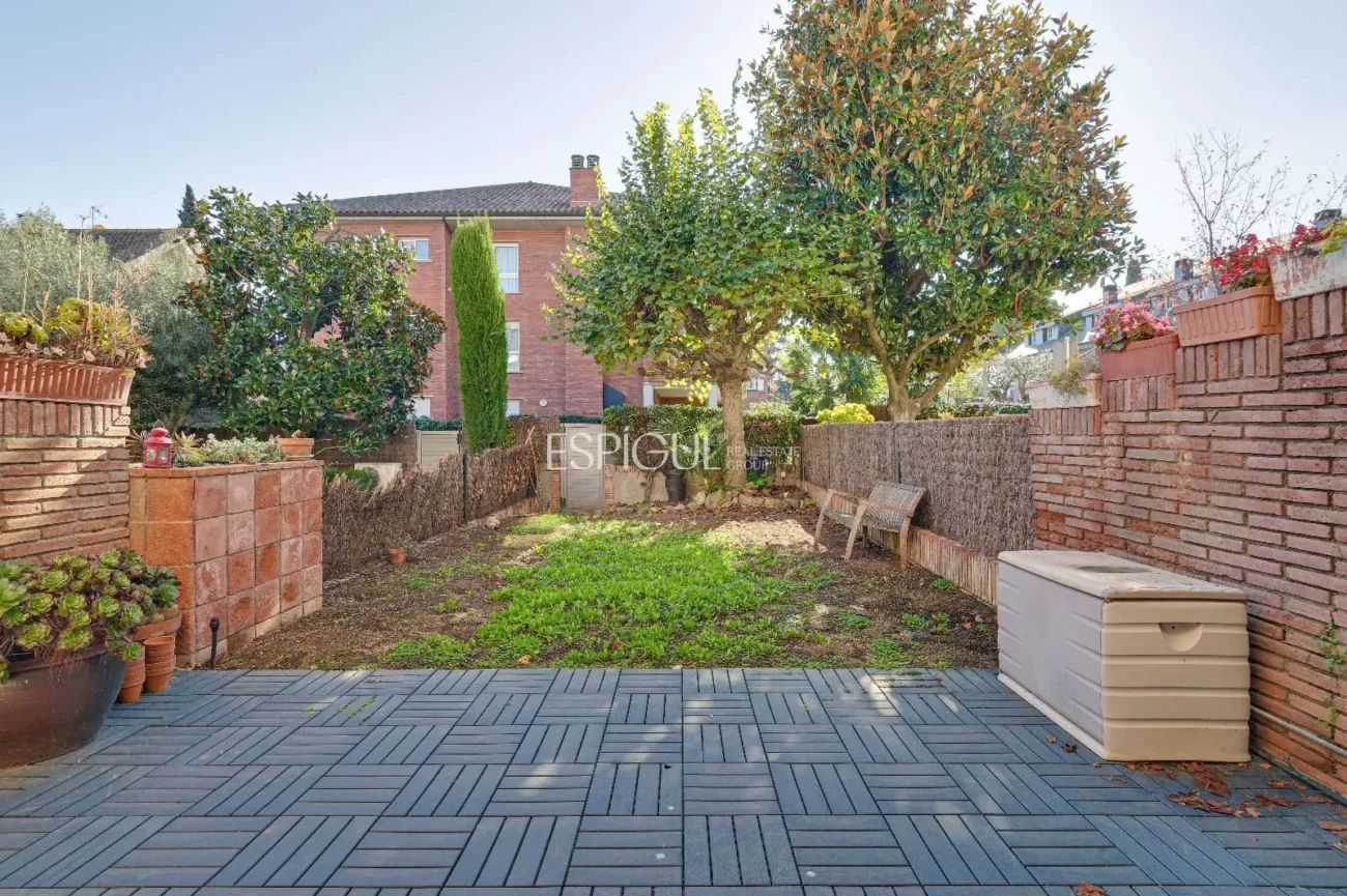 Townhouse for Sale in Eixample