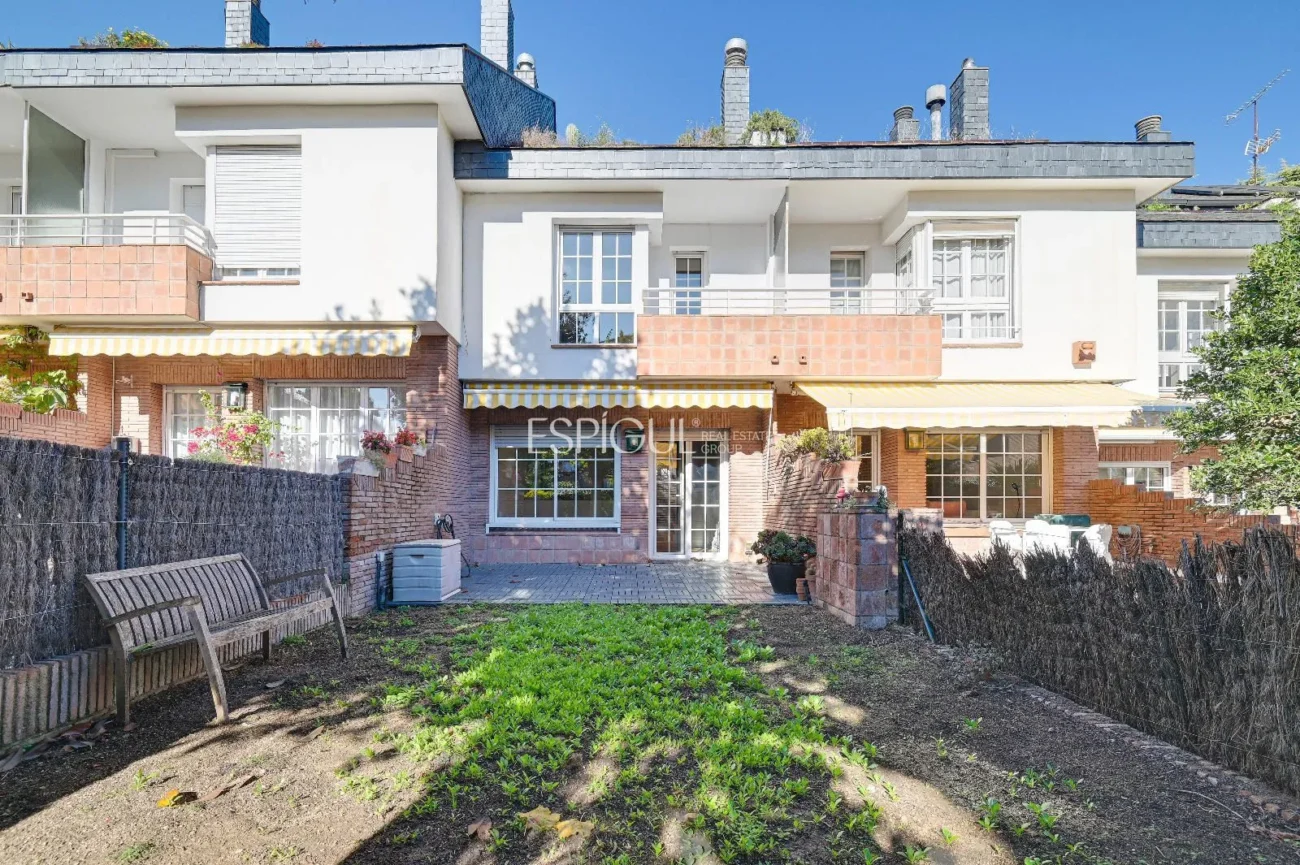Townhouse for Sale in Eixample