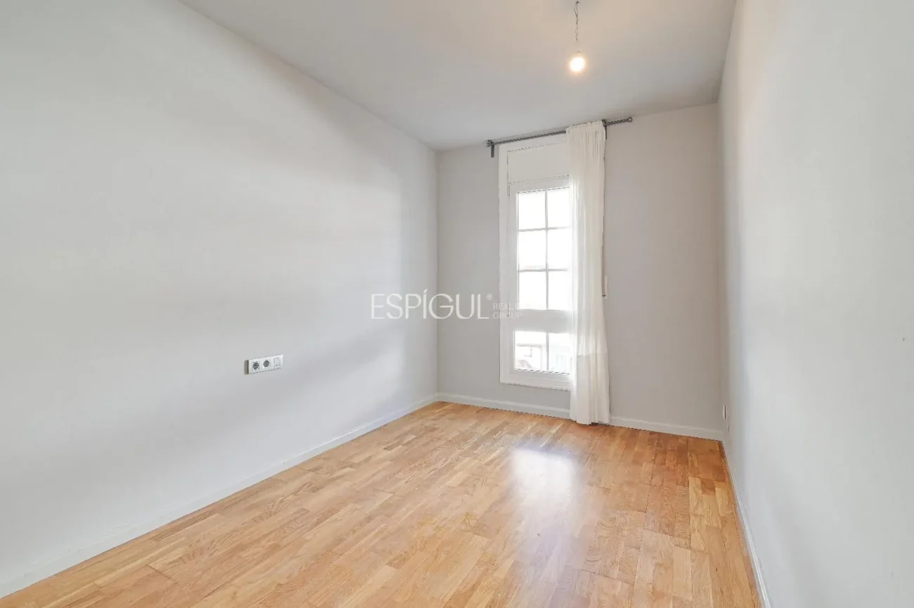 Townhouse for Sale in Eixample