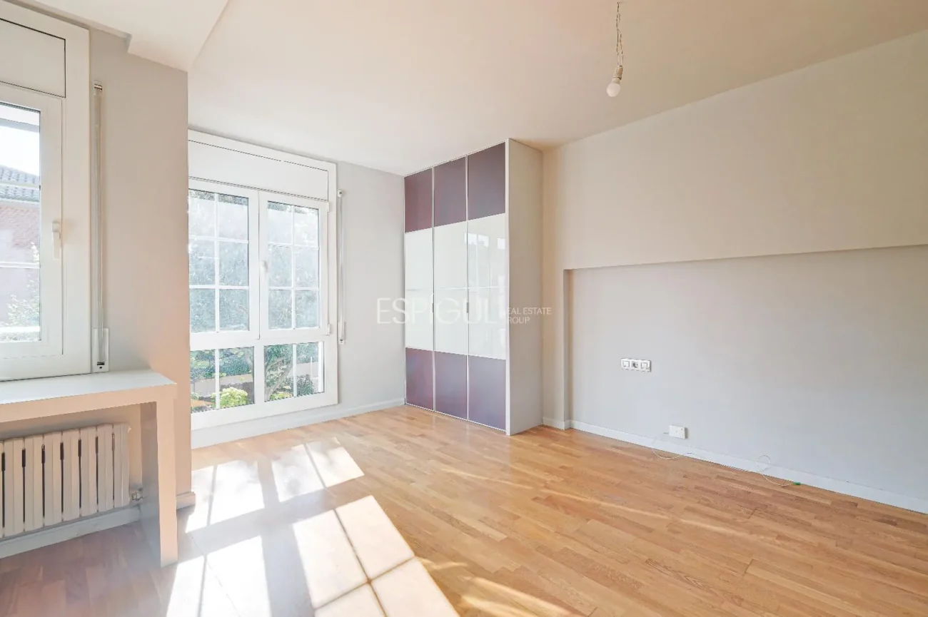 Townhouse for Sale in Eixample