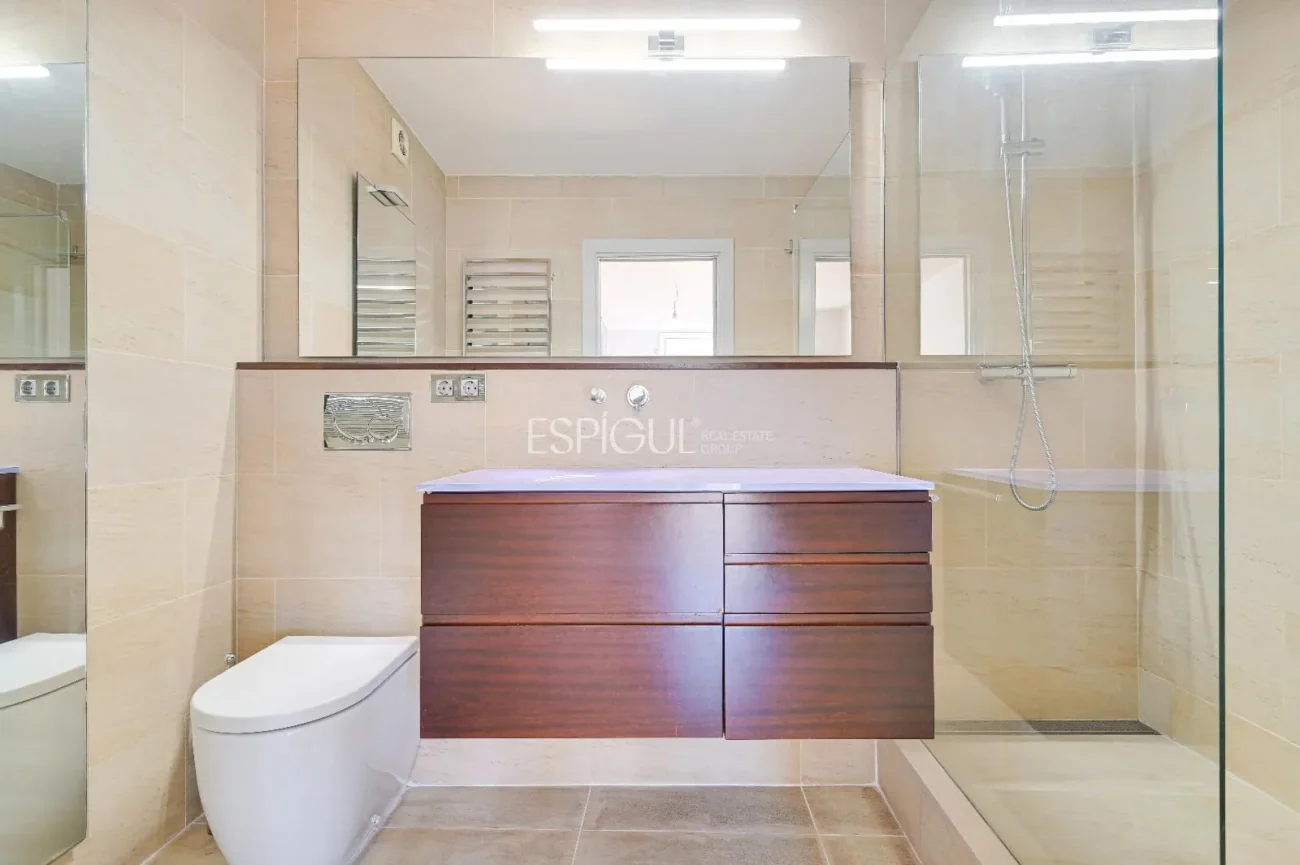 Townhouse for Sale in Eixample