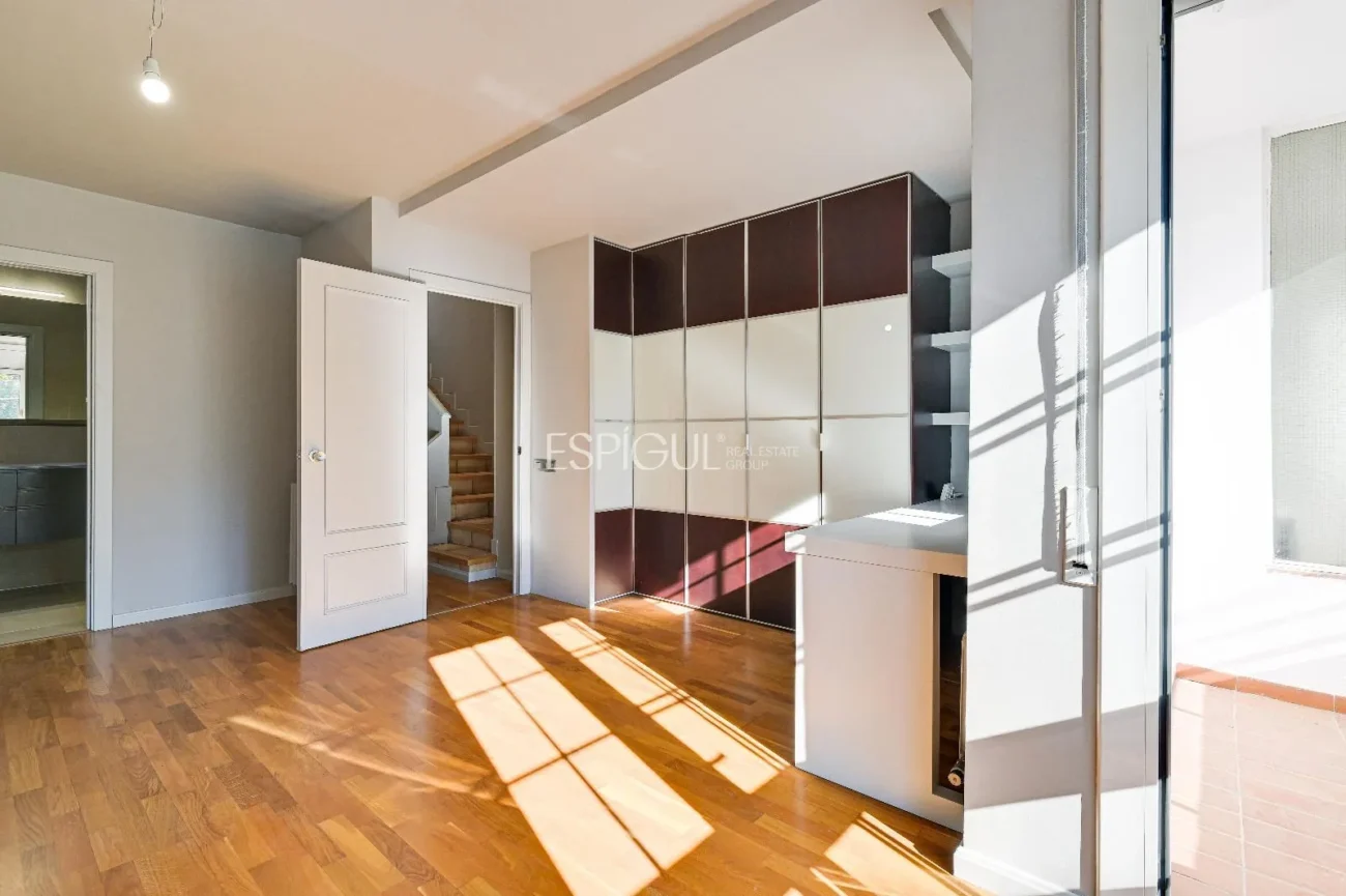 Townhouse for Sale in Eixample