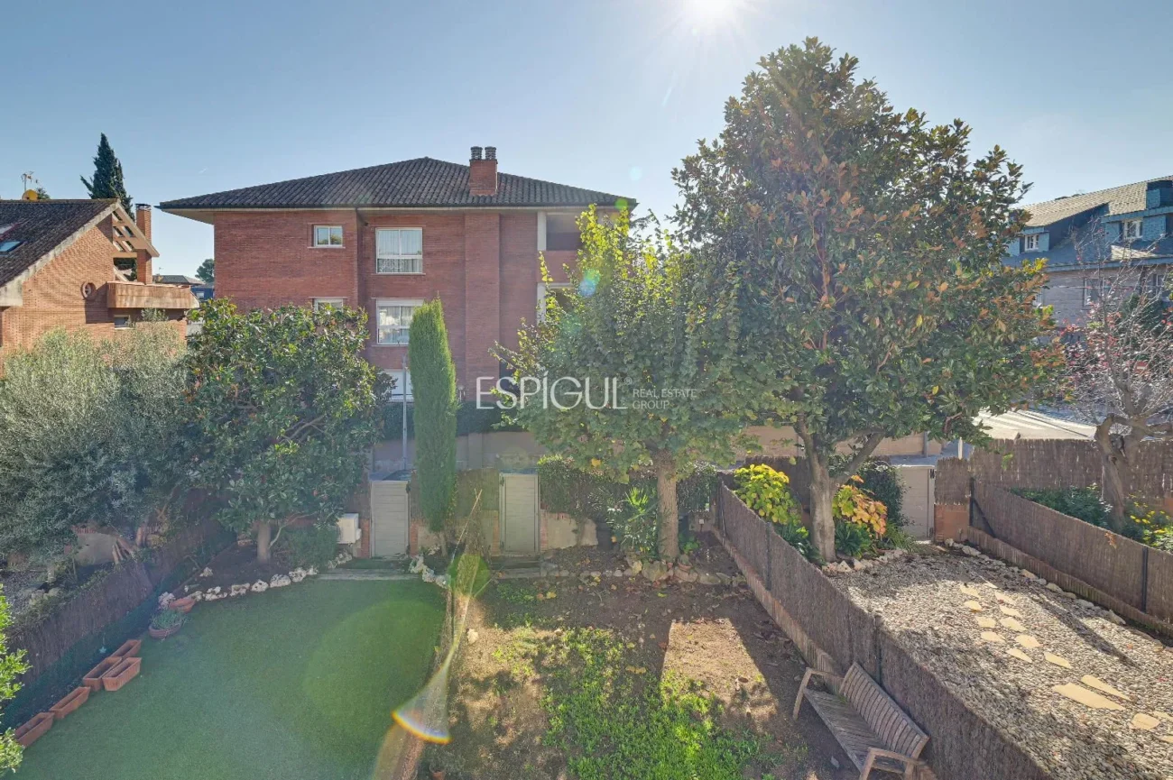 Townhouse for Sale in Eixample