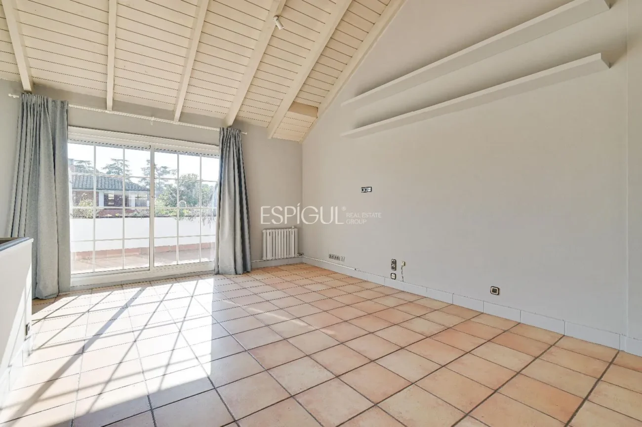 Townhouse for Sale in Eixample