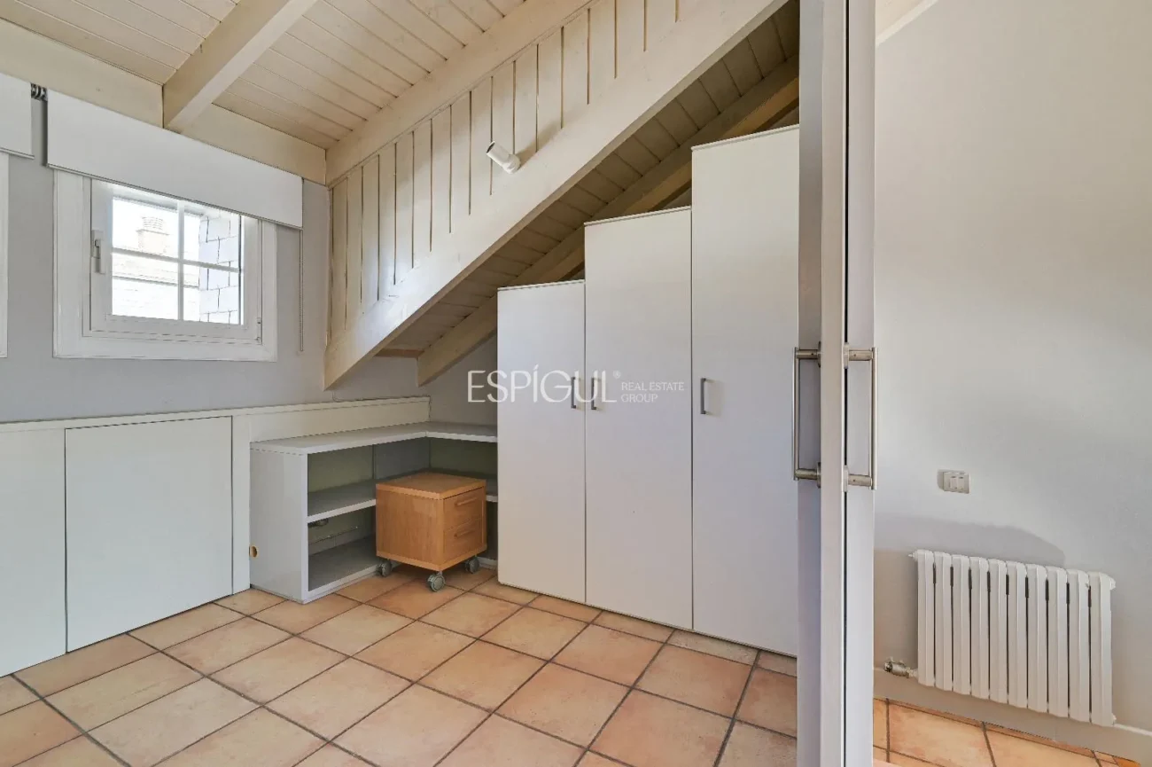 Townhouse for Sale in Eixample