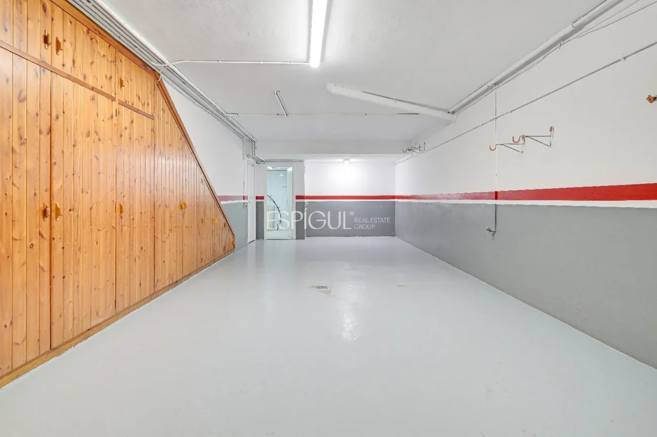 Townhouse for Sale in Eixample