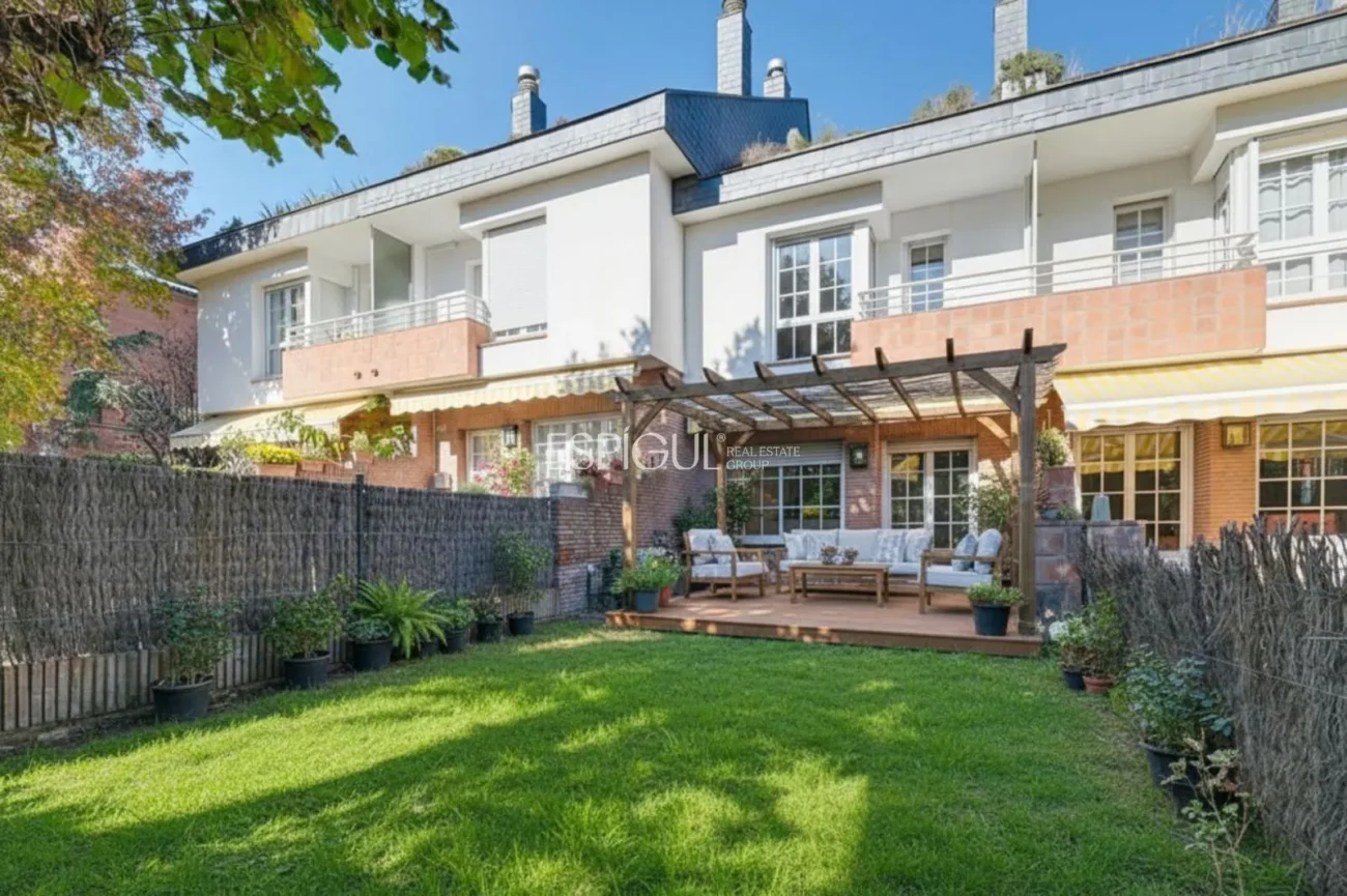 Townhouse for Sale in Eixample