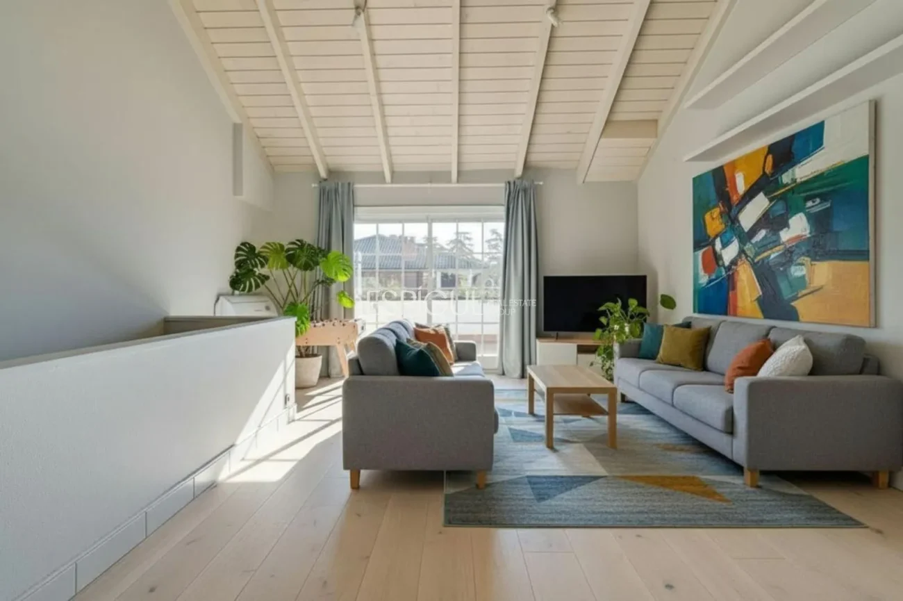 Townhouse for Sale in Eixample