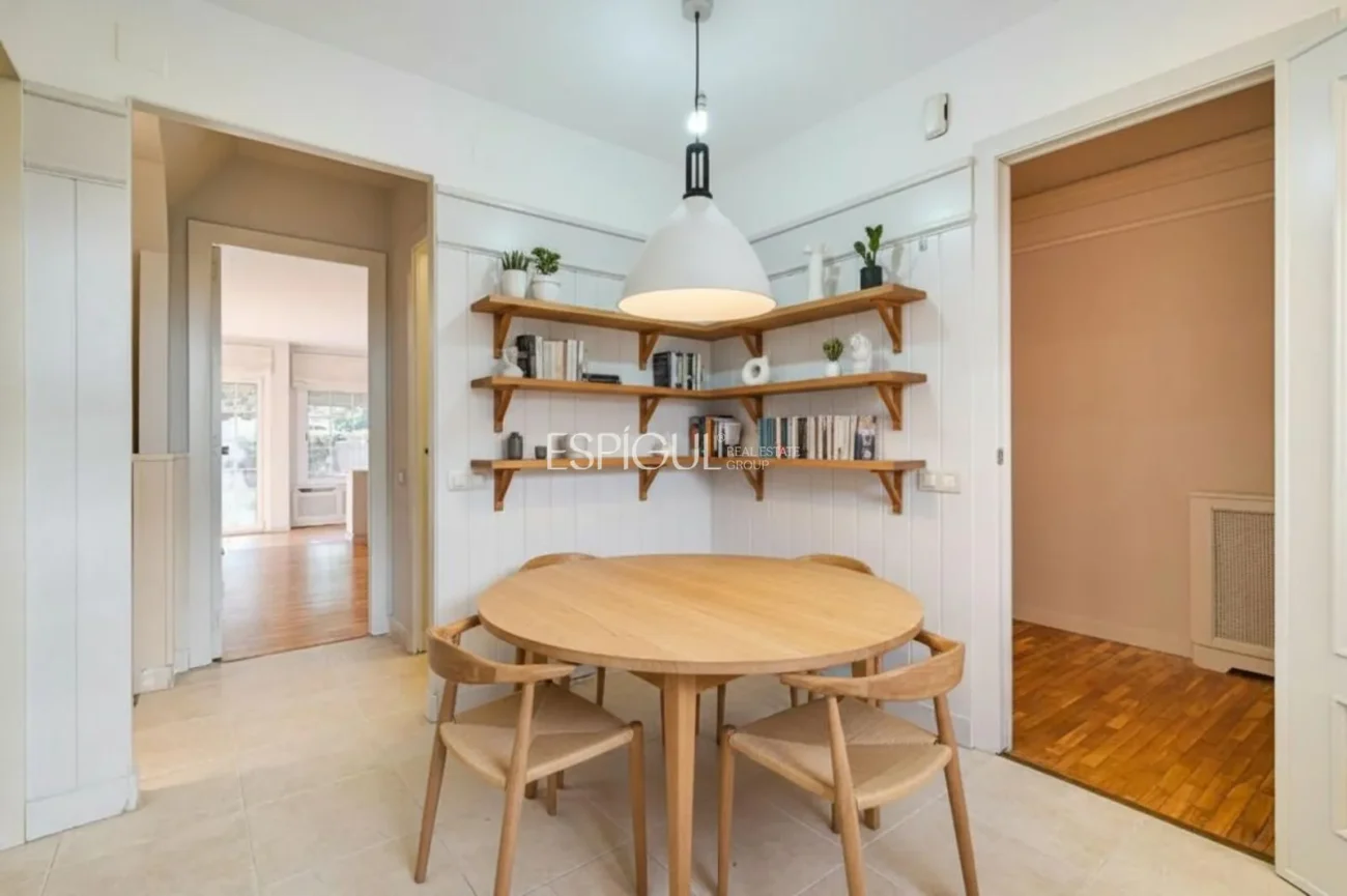 Townhouse for Sale in Eixample