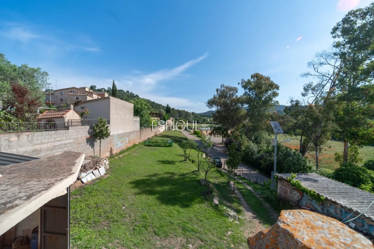 Casa amb jardí al barri de Sant Daniel de Girona