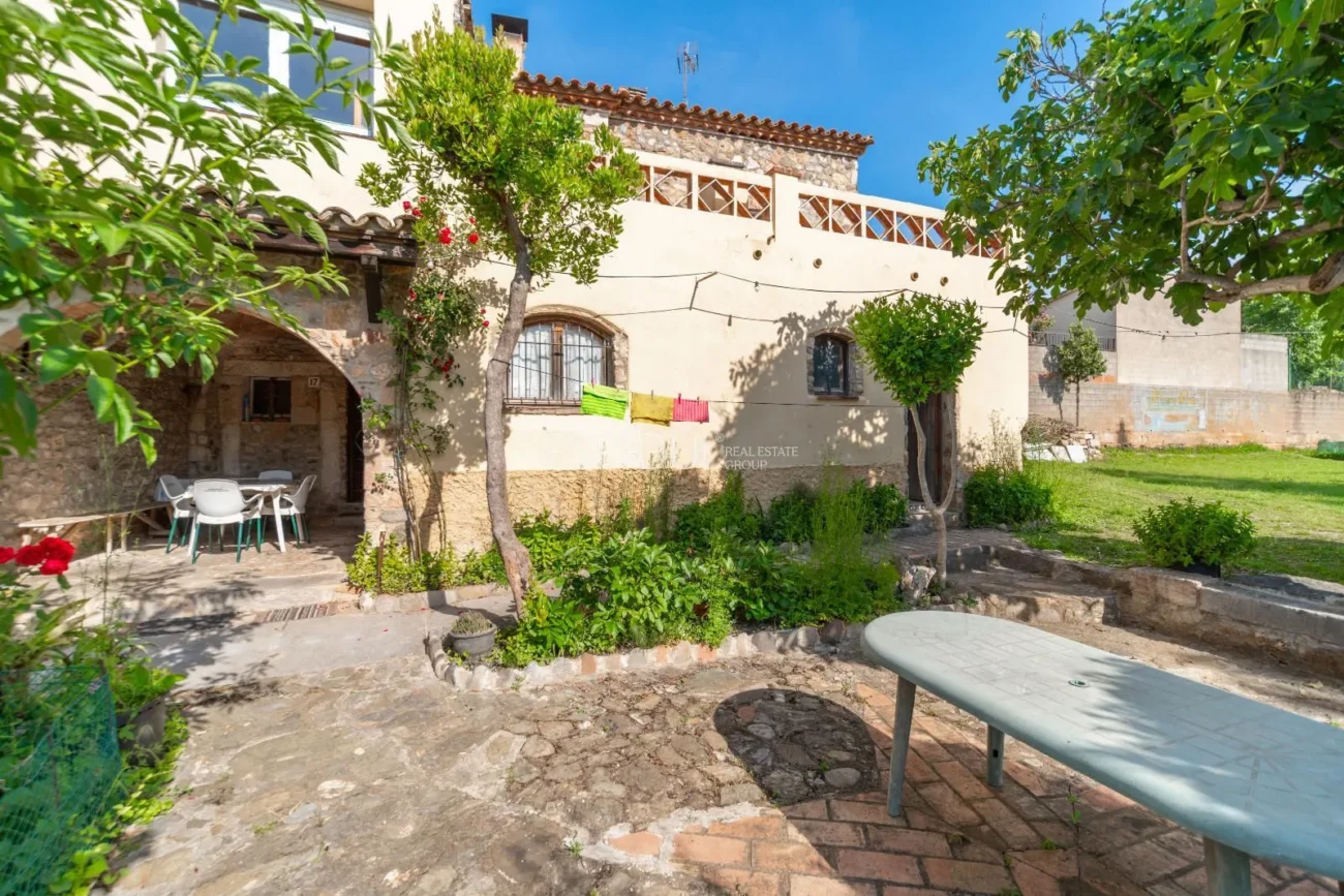 Casa amb jardí al barri de Sant Daniel de Girona