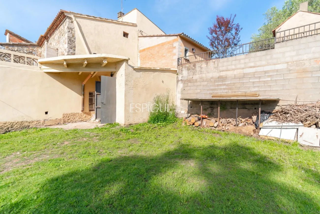 Casa amb jardí al barri de Sant Daniel de Girona