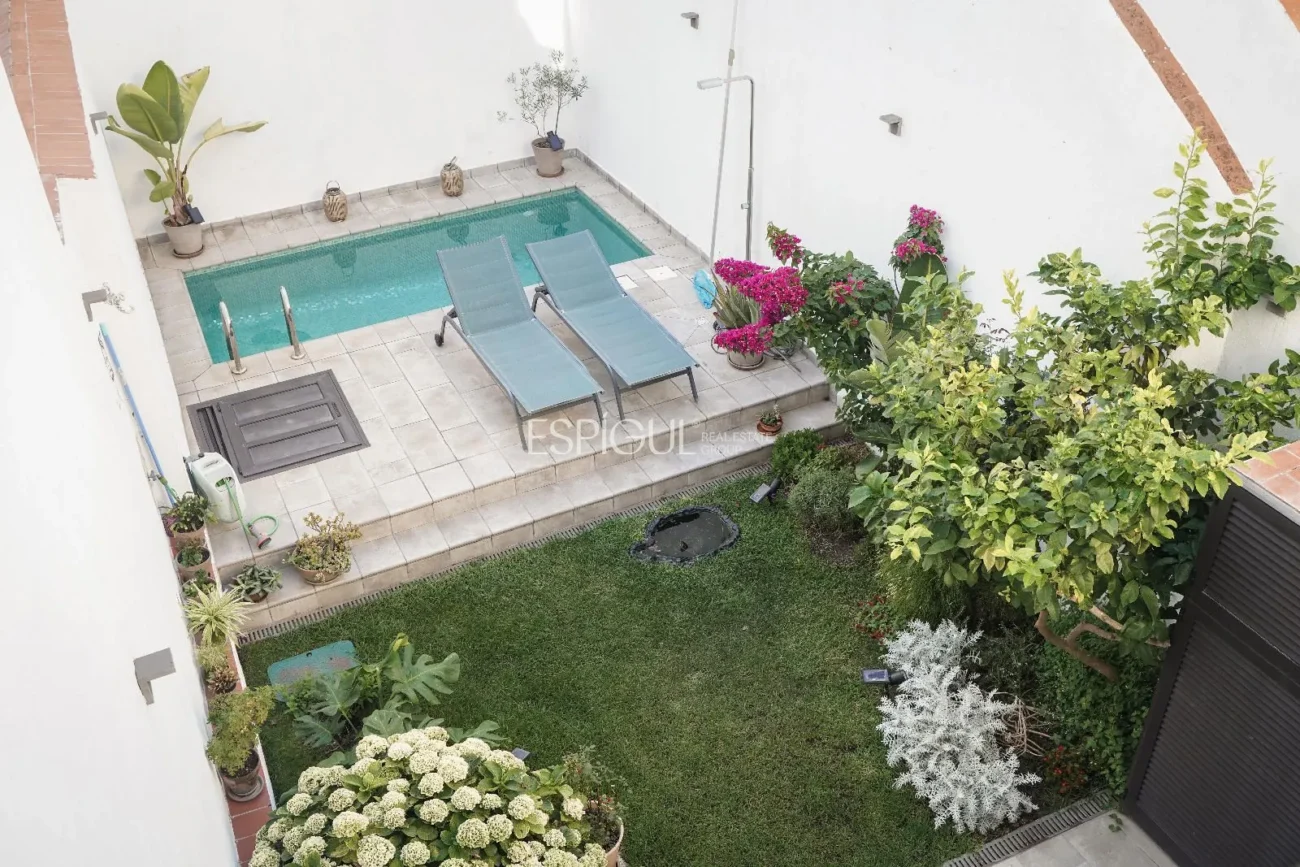 Haus mit Pool und Parkplatz im Zentrum von Mataró