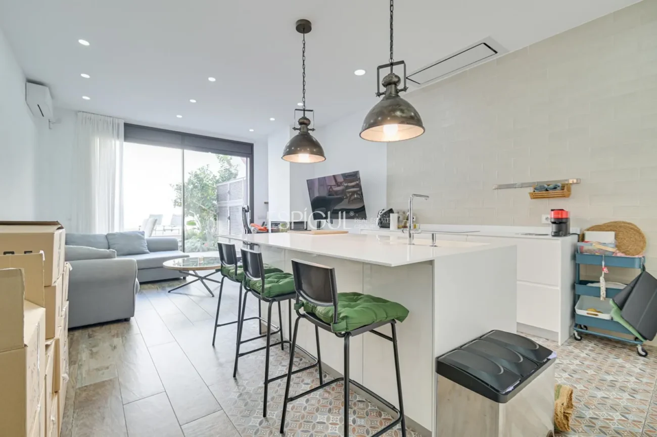 Haus mit Pool und Parkplatz im Zentrum von Mataró