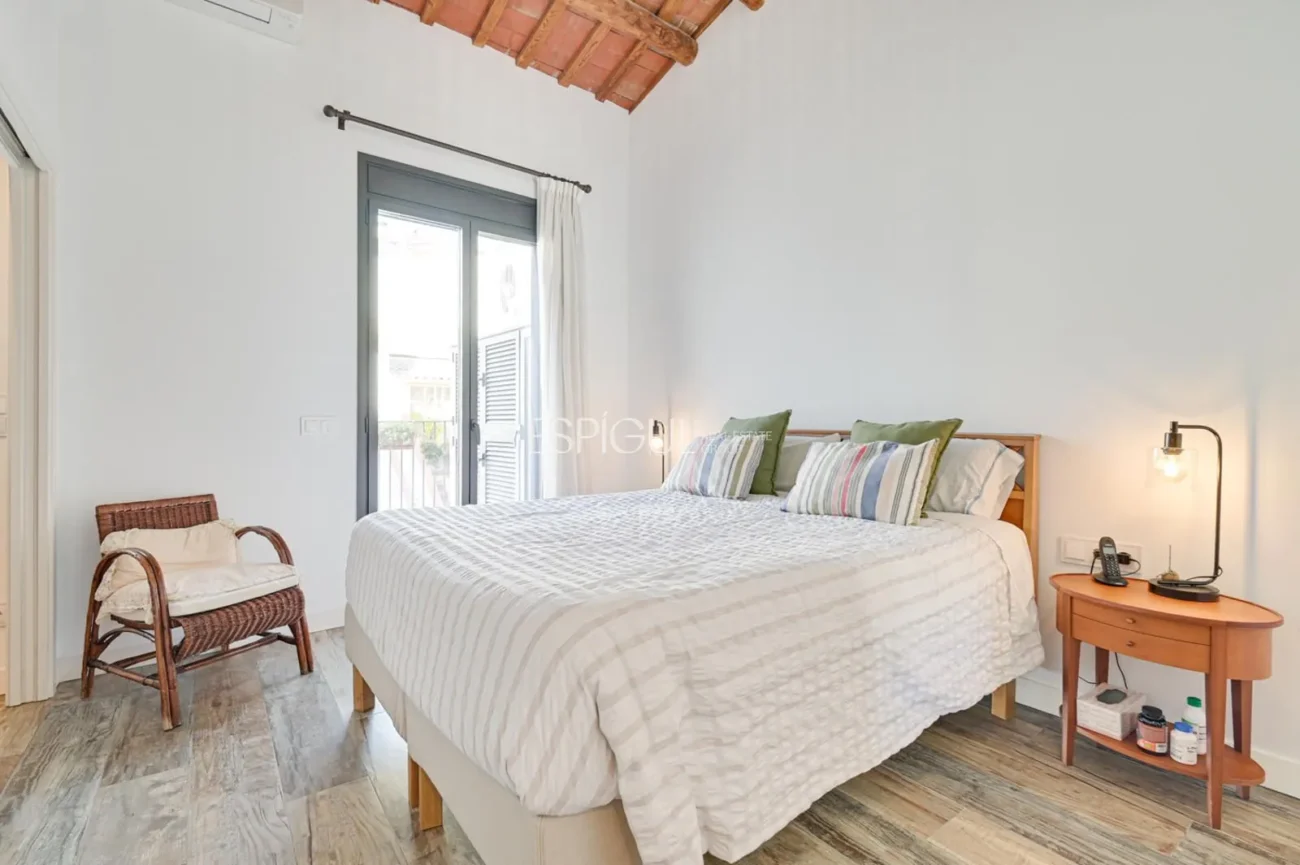 Haus mit Pool und Parkplatz im Zentrum von Mataró