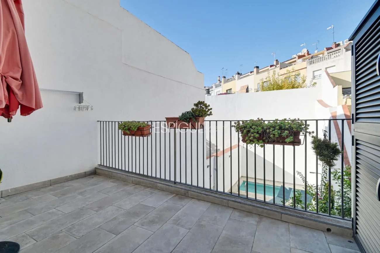 Haus mit Pool und Parkplatz im Zentrum von Mataró