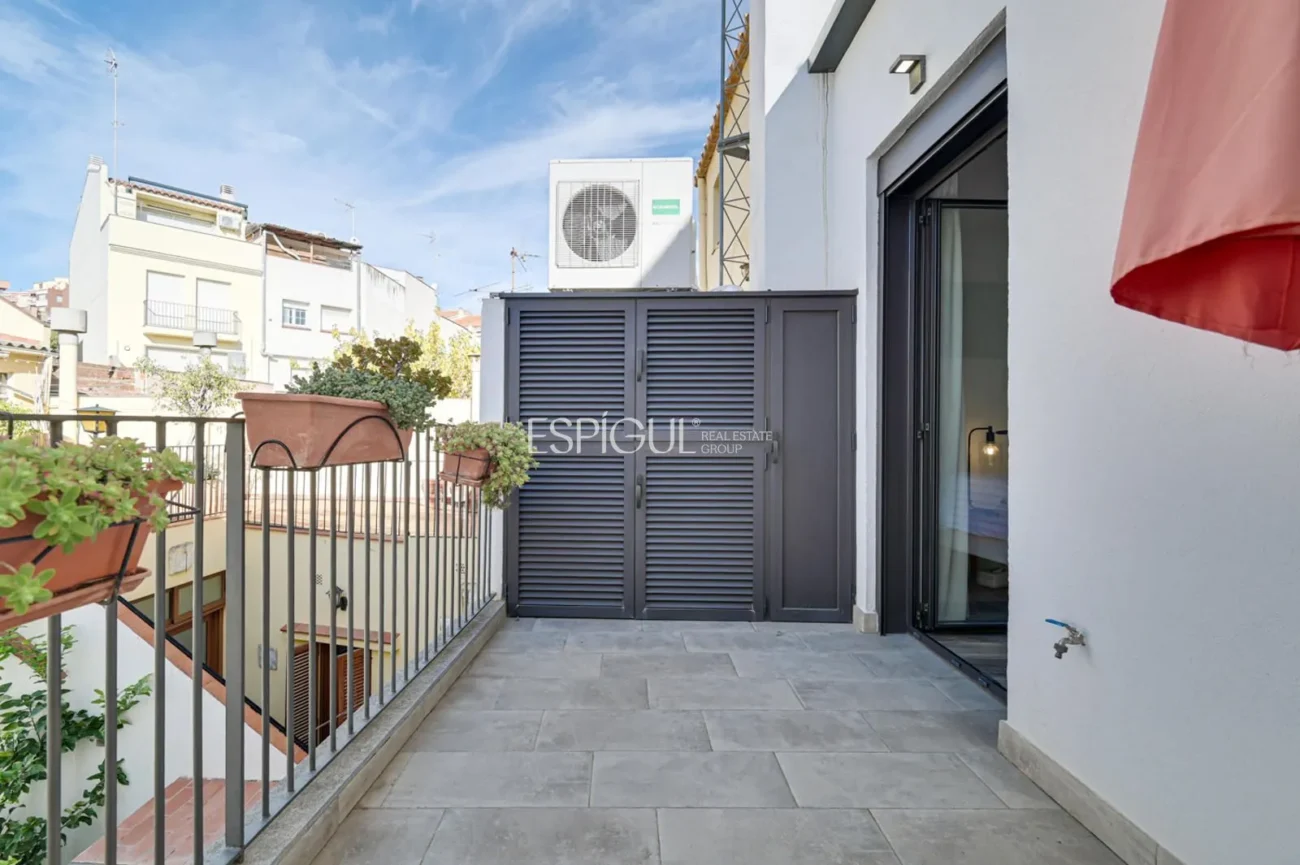 Haus mit Pool und Parkplatz im Zentrum von Mataró
