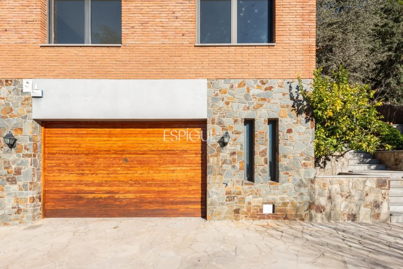 Casa en venta con vistas panorámicas en Cavall Bernat, Matadepera