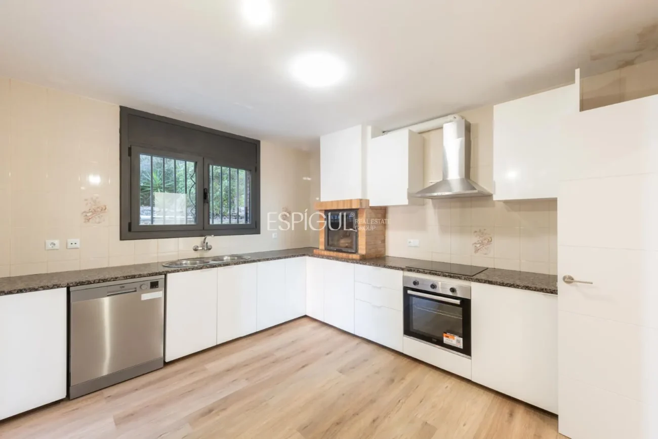 Casa en venta con vistas panorámicas en Cavall Bernat, Matadepera