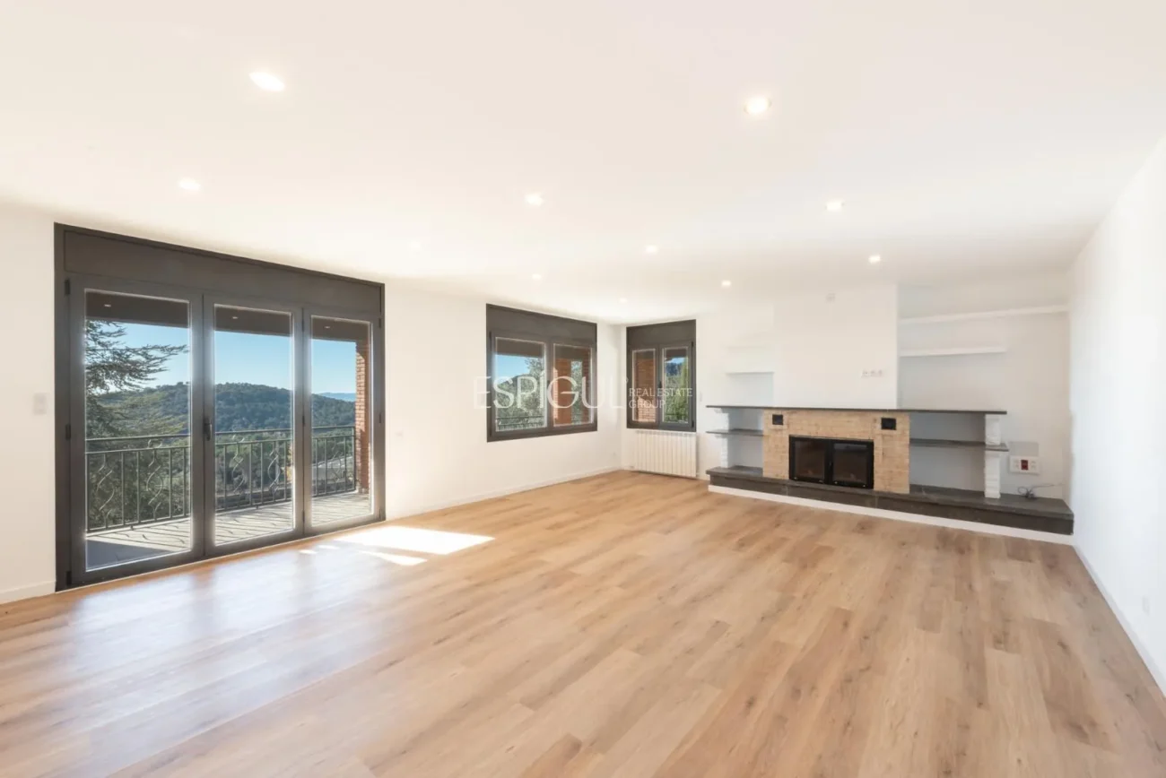 Casa en venta con vistas panorámicas en Cavall Bernat, Matadepera