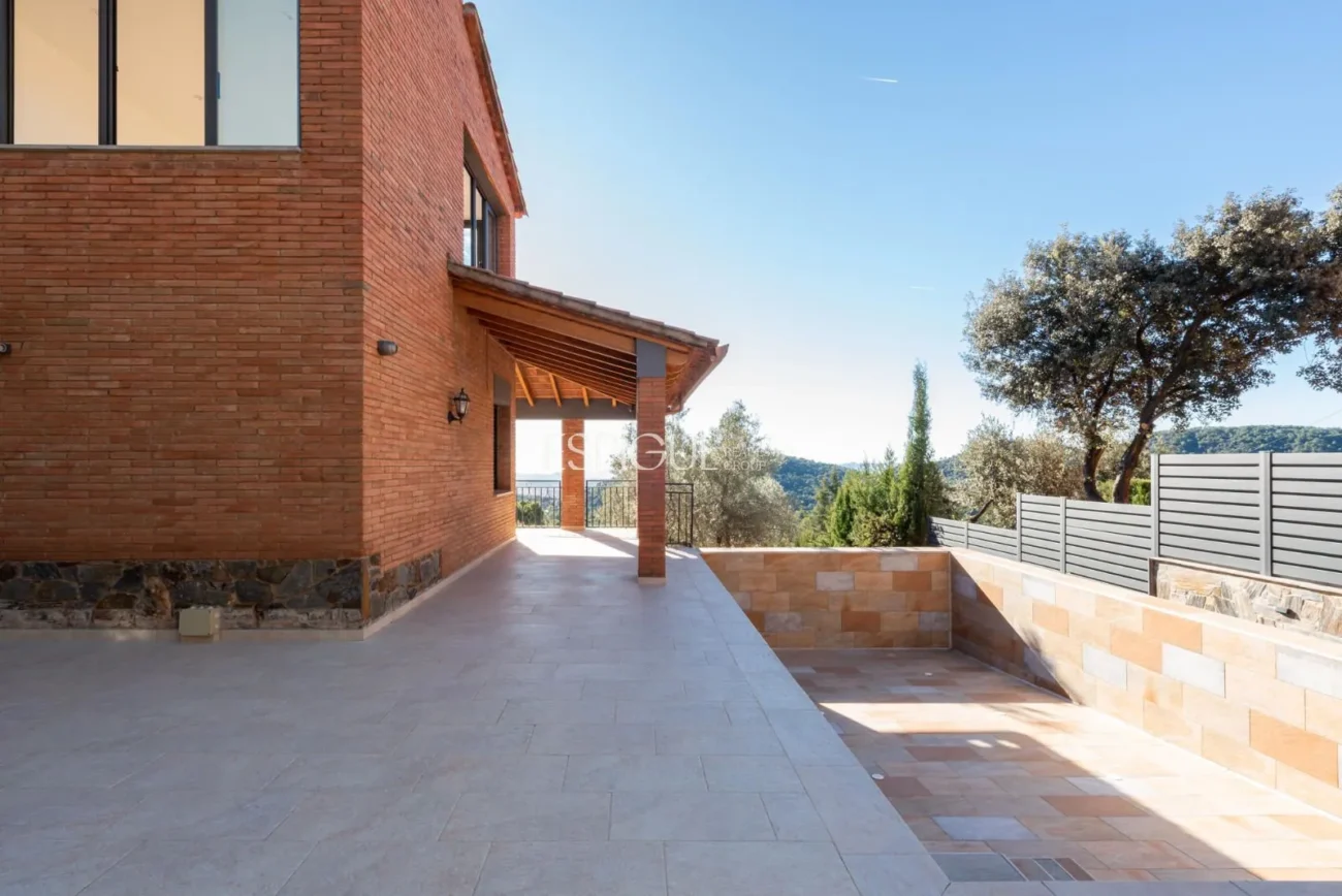 Casa en venta con vistas panorámicas en Cavall Bernat, Matadepera