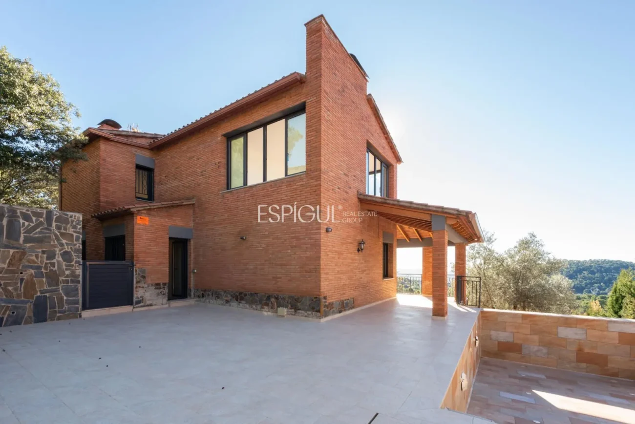 Casa en venta con vistas panorámicas en Cavall Bernat, Matadepera