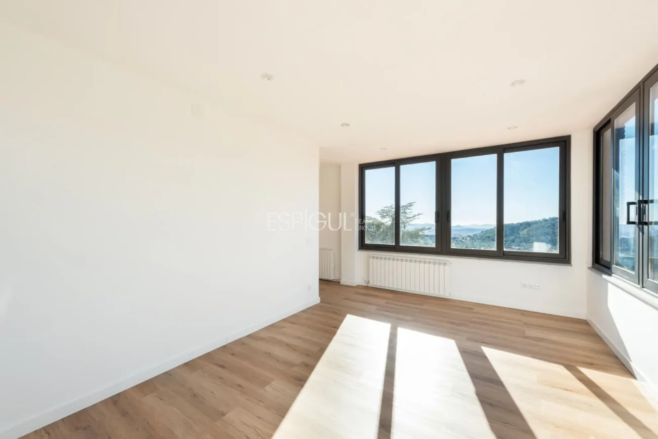 Casa en venta con vistas panorámicas en Cavall Bernat, Matadepera