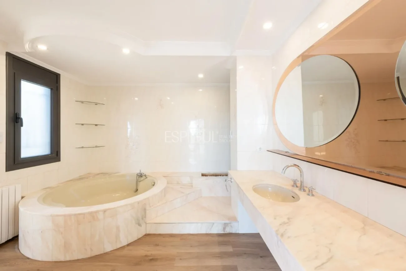 Casa en venta con vistas panorámicas en Cavall Bernat, Matadepera