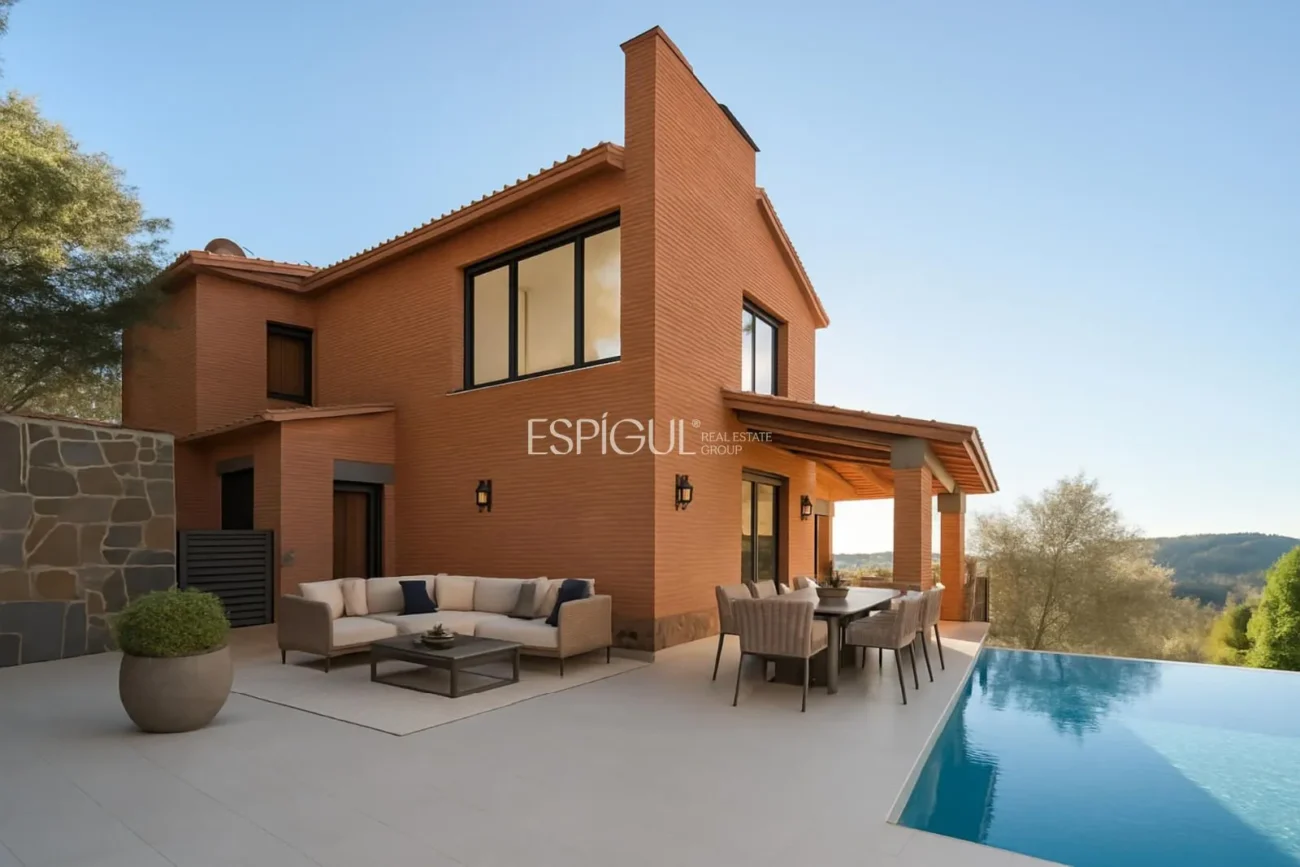 Casa en venta con vistas panorámicas en Cavall Bernat, Matadepera