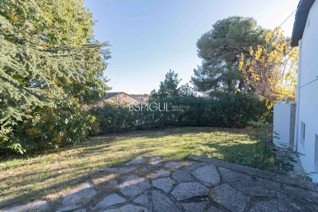 Casa Unifamiliar de 339 m² en Zona Tranquila de Banyoles