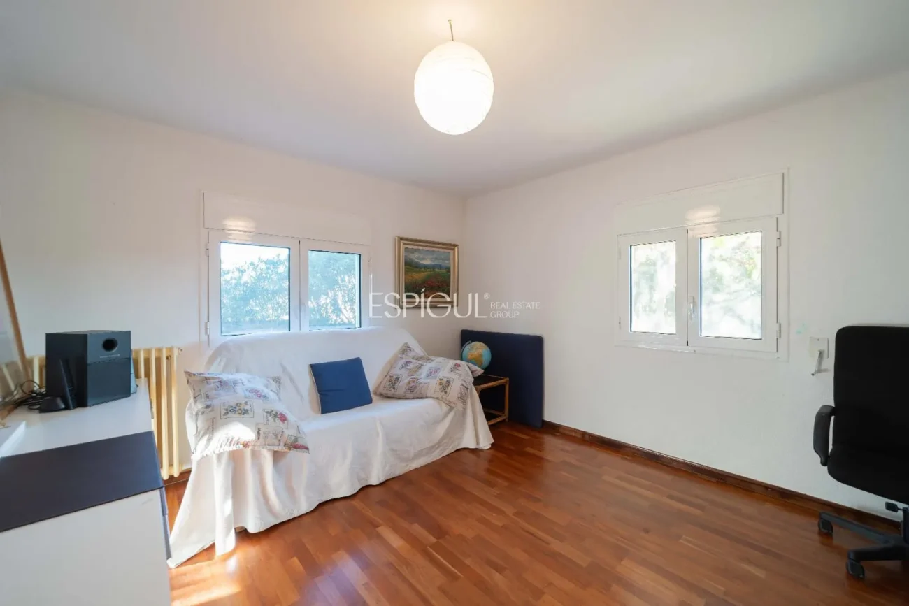 Casa Unifamiliar de 339 m² en Zona Tranquila de Banyoles