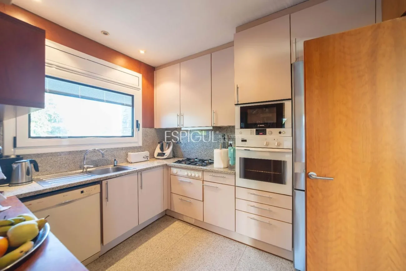 Casa Unifamiliar de 339 m² en Zona Tranquila de Banyoles