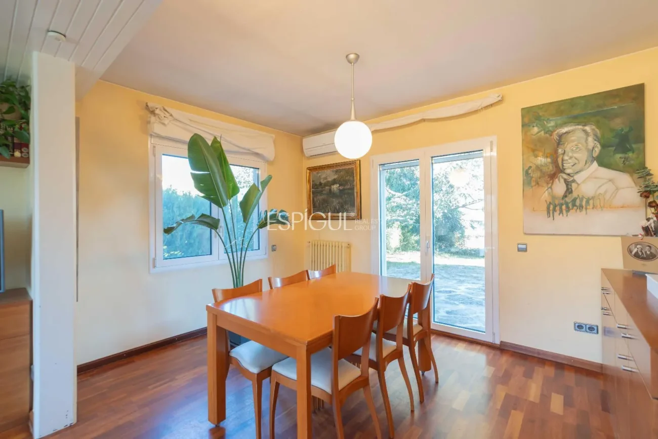 Casa Unifamiliar de 339 m² en Zona Tranquila de Banyoles