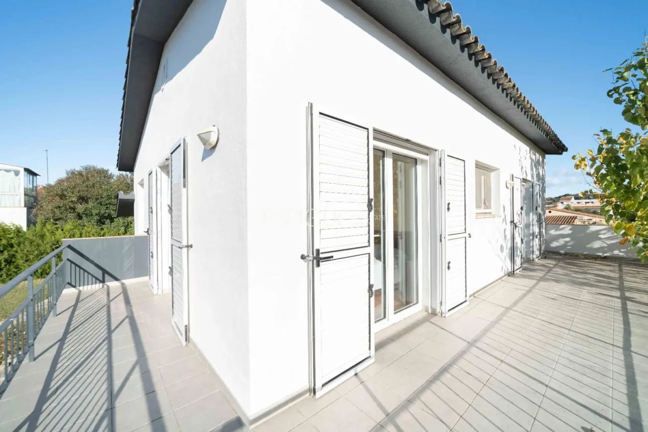 Casa Unifamiliar de 339 m² en Zona Tranquila de Banyoles
