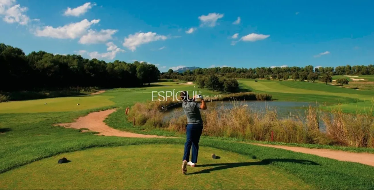 Casa unifamiliar de obra nueva en venta en Golf Barcelona