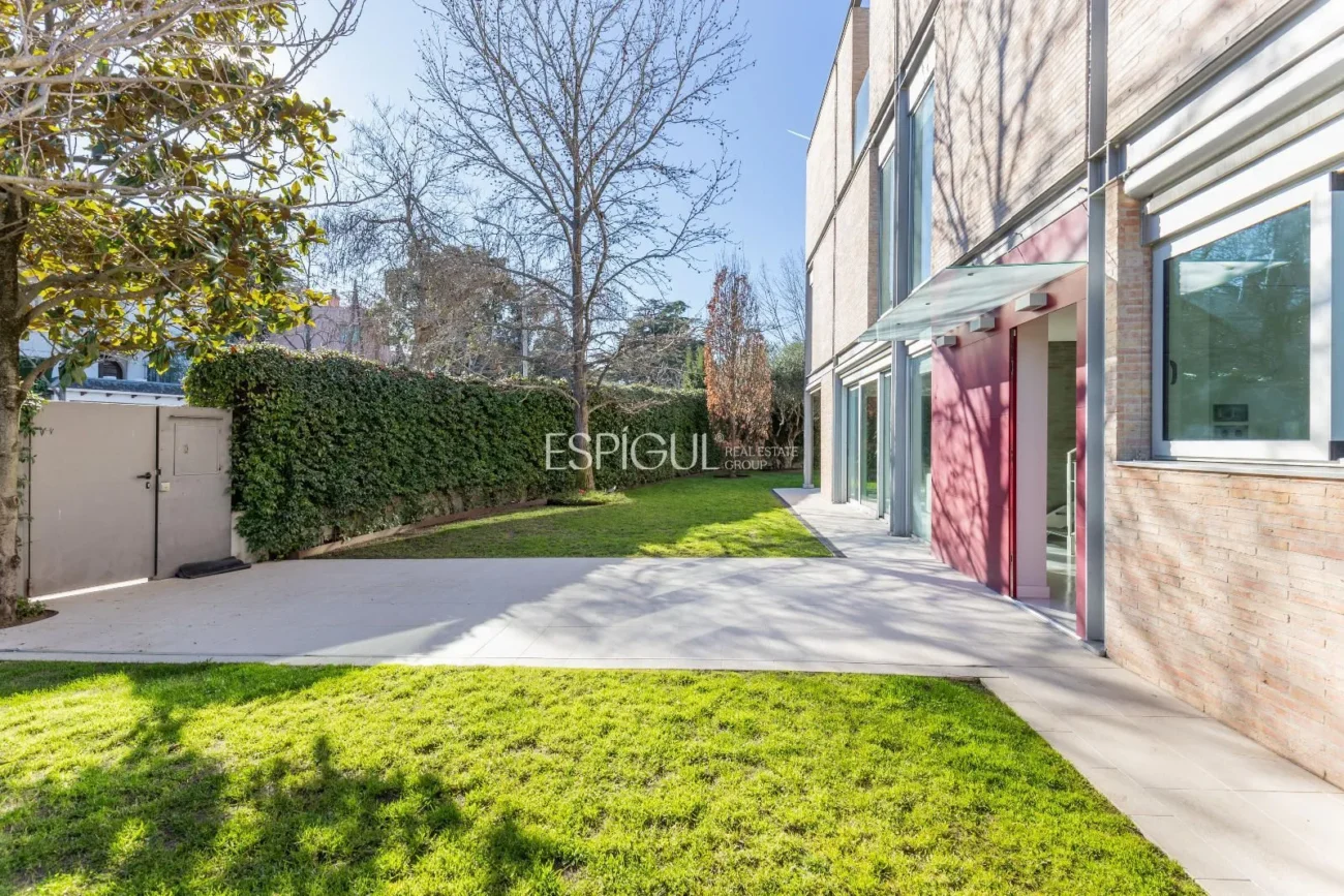 Villa for Sale in Arxiu, Sant Cugat Del Vallés