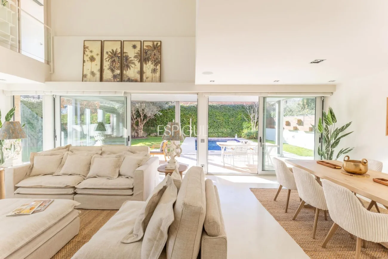 Villa for Sale in Arxiu, Sant Cugat Del Vallés