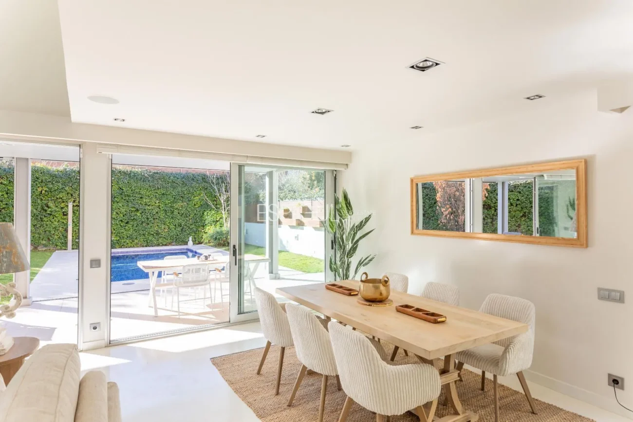 Villa for Sale in Arxiu, Sant Cugat Del Vallés