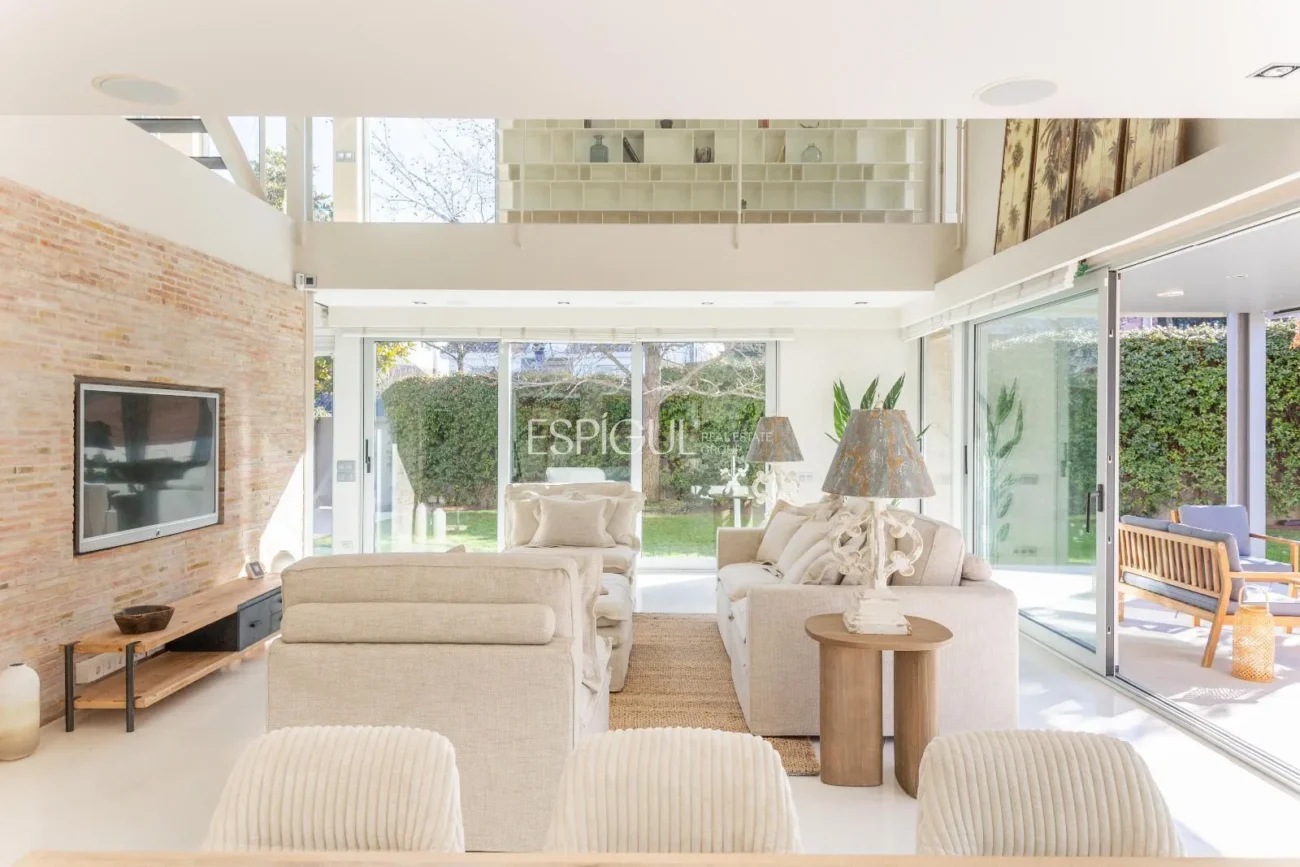 Villa for Sale in Arxiu, Sant Cugat Del Vallés