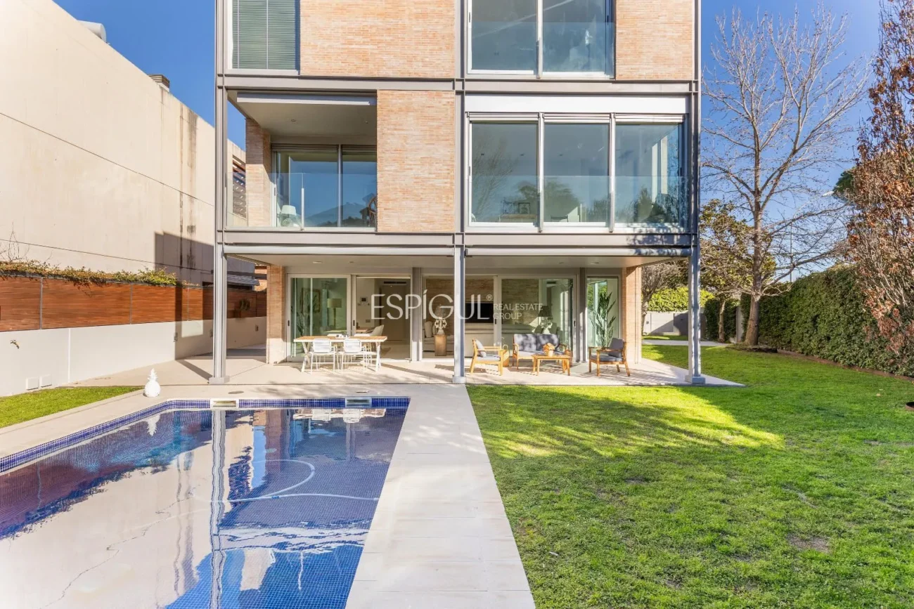 Villa for Sale in Arxiu, Sant Cugat Del Vallés