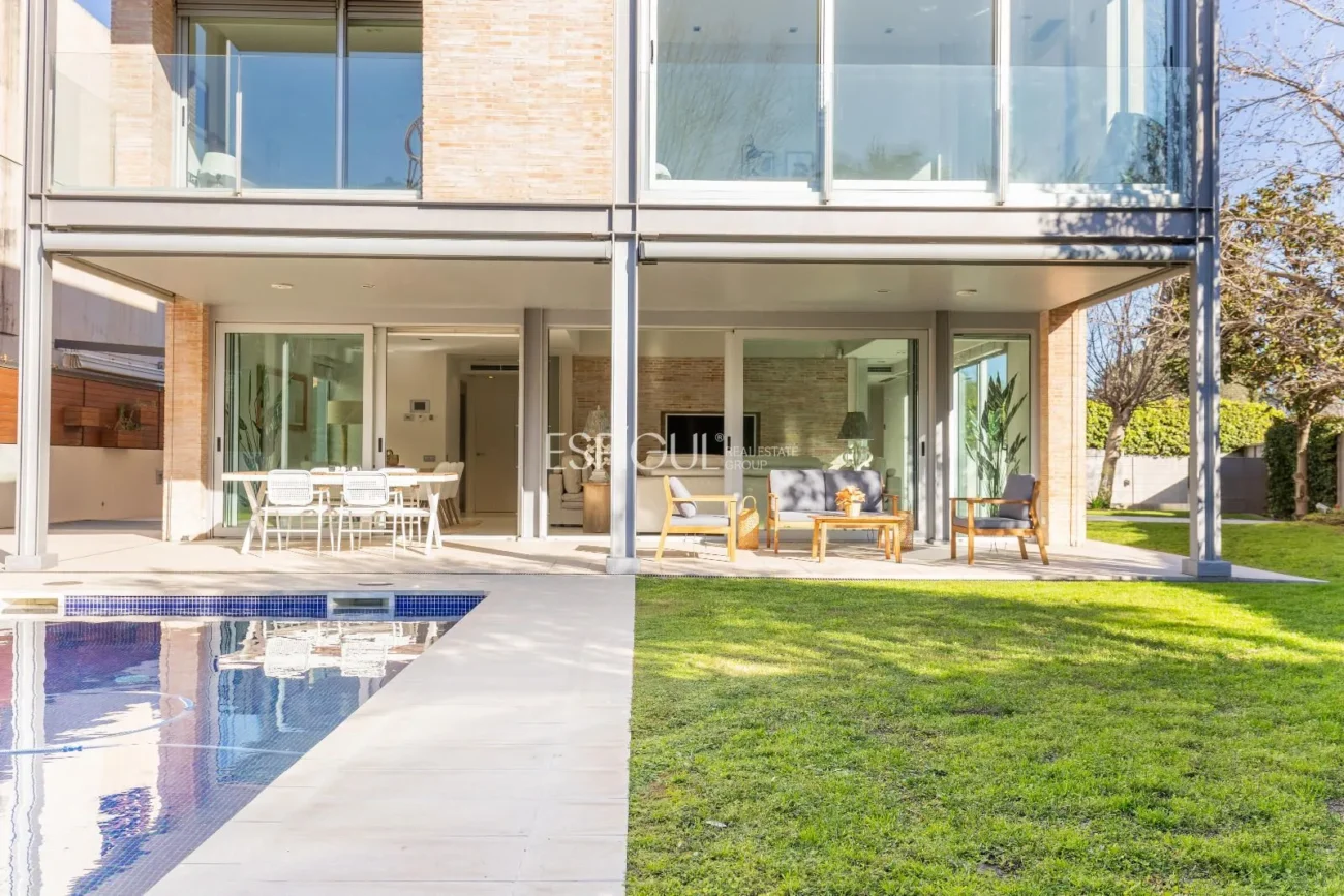 Villa for Sale in Arxiu, Sant Cugat Del Vallés